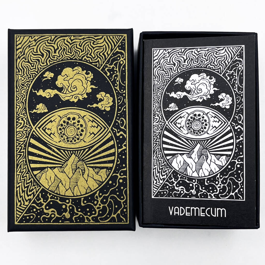 ARCANA - Gold Tarot Deck - Image 2