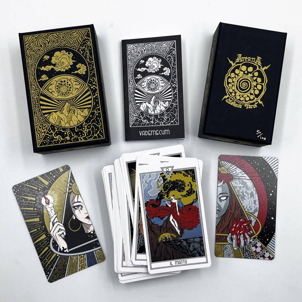 ARCANA - Gold Tarot Deck - Image 4